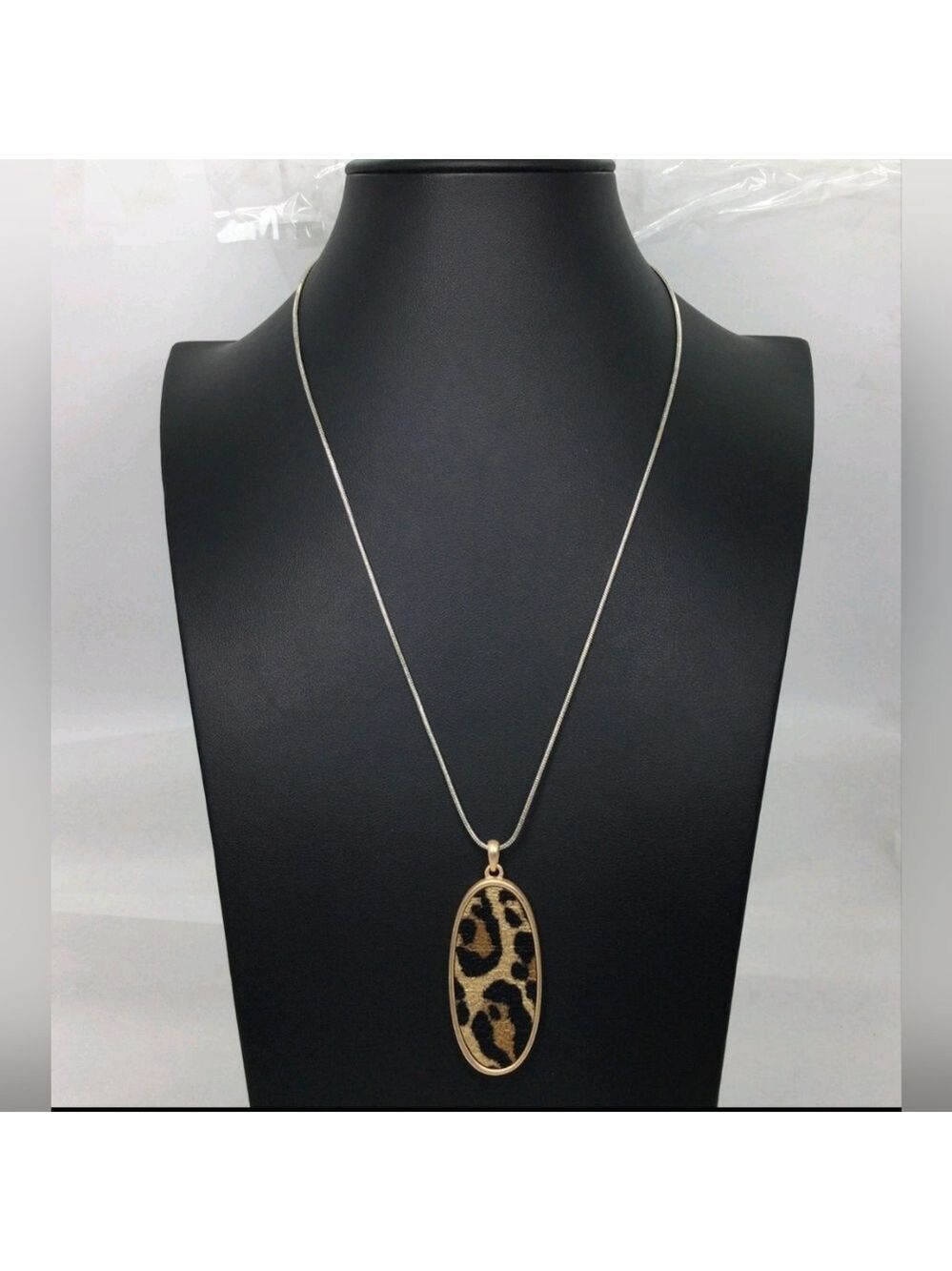 Chico's Animal Print Oval Pendant Chain Necklace NWOT 20"